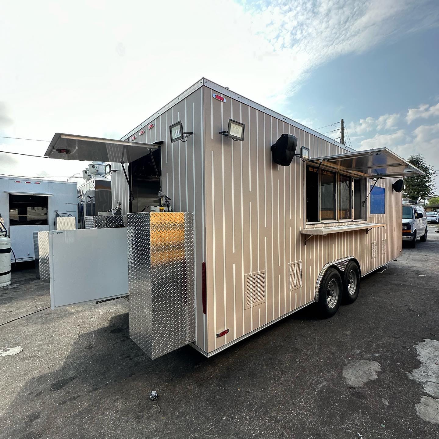 concession trailer 01